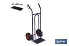Chariot d’entrepôt avec pelle fixe et roues pneumatiques | Avec roues pneumatiques | Dimensions : 1100 x 520 x 480 mm - Cofan