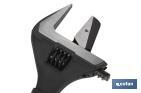 Llave ajustable reversible de gran apertura | Con moleta central. Mango fabricado en goma de gran confort | Medidas 8" (200 mm) - Cofan