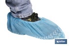 Disposable shoe covers | Slip resistant | Material: polypropylene | Colour: blue | One size fits all | Available in packs of 100 pieces - Cofan