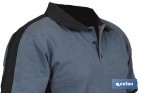 Polo de trabajo modelo Balder en gris oscuro y negro | Cómodo y transpirable con cierre de 3 botones | Materiales: 95 % algodón y 5 % elastano | Disponible desde la talla S hasta la XXXL - Cofan
