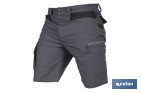 BERMUDAS DE TRABAJO MODELO FRIGG EN GRIS Y NEGRO | ELÁSTICAS, LIGERAS CON MÚLTIPLES BOLSILLOS Y PROTECCIÓN LUMBAR| MATERIALES: 65 % POLIÉSTER Y 32 % ALGODÓN | DISPONIBLES EN AMPLIO RANGO DE TALLAS
