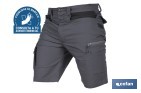 BERMUDAS DE TRAVAIL MODÈLE FRIGG GRIS ET NOIR | ÉLASTIQUES, LÉGERS AVEC PLUSIEURS POCHES ET PROTECTION LOMBAIRE | MATÉRIAUX : 65 % POLYESTER, 32 % COTON | DISPONIBLE DANS UNE LARGE GAMME DE TAILLES