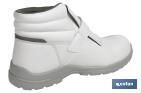 S2 SRC white safety boot | Sizes available range from 35 to 47 (EU) | White Eagle Model - Cofan