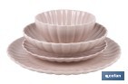 Vajilla de porcelana esmaltada en color rosa nude con diseño en relieve | Set de 16 piezas | Apta para lavavajillas, microondas y horno - Cofan