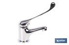 Grifo de lavabo con maneta higiénica larga | Grifo monomando con acabado cromado | Adecuado para hostelería y centros sanitarios - Cofan