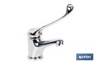 Grifo de lavabo con maneta higiénica larga | Grifo monomando con acabado cromado | Adecuado para hostelería y centros sanitarios - Cofan