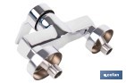 Grifo monomando para bañera con acabado cromado | Incluye excéntricas, embellecedores y cartucho cerámico de 40 mm - Cofan