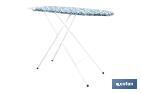 Tabla de planchar | 3 posiciones regulables | Compacta y ajustable | Patas antideslizantes | Medidas: 110 x 32 cm - Cofan
