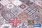 Rollo de alfombra vinílica semirrígida de impresión digital: Azulejos geométricos de colores | Resistente para suelos interiores y exteriores cubiertos - Cofan