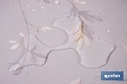 Rollo de hule estampado botánico con ramas doradas | Materiales: polipropileno y PVC | Gran resistencia a líquidos y manchas | Fácil limpieza | Medidas 1,40 x 20 m - Cofan