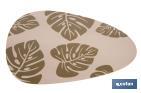 BAJOPLATO TRIANGULAR CON ESTAMPADO DE HOJAS | PACK DE 6 SALVAMANTELES INDIVIDUALES | COLOR: MARRÓN | MATERIAL: PVC | MEDIDAS: 45 X 36 CM