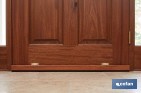 Burlete basculante de madera sostenible | Fijación mediante bisagra | Longitud de 91,5 cm | Disponible en diferentes acabados - Cofan