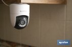 Cámara de seguridad inteligente con WiFi | Con control remoto, audio bidireccional y amplio ángulo de visión - Cofan