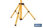 Trípode telescópico con 2 proyectores LED | Altura máxima 1,75 m, 50 W, 4500 lm, protección IP65 | Cable de 1,9 m con enchufe europeo - Cofan