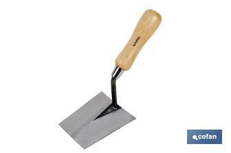 Forged bucket trowel, Alicatador Model | Size: 120 x 120 x 65mm in length | Suitable for construction industry | Wooden handle - Cofan