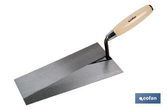 Forged bucket trowel | Length: 250 x 130 x 65mm | Suitable for construction industry | Wooden handle - Cofan