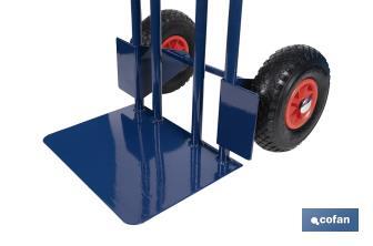 Chariot d’entrepôt avec pelle fixe et roues pneumatiques | Avec roues pneumatiques | Dimensions : 1100 x 520 x 480 mm - Cofan