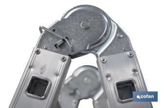 Échelle Plus Multiposition fabriquée en aluminium | Avec différentes dimensions et échelons | Norme EN 131 et 150 kg - Cofan