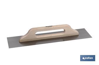 Frattazzo extra-lunga per microcemento | Realizzata in acciaio inossidabile | Dimensioni: 500 x 120 x 0,4 mm | Manico di legno - Cofan