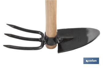Zacho curvo de acero endurecido | Con mango de madera | Disponible con 1 o 3 puntas | Medidas: 21 x 8 cm - Cofan