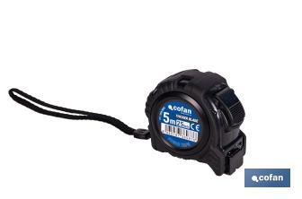 Flexómetro de hoja negra con impresión a doble cara | Carcasa de ABS | Funda antichoque | Botón de bloqueo automático | Disponible con cinta de 3, 5 y 8 metros de longitud - Cofan