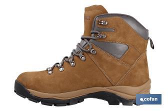 Brown hiking boot | Available sizes from 37 to 47 (EU) | Nobuck leather | Suitable for trekking - Cofan