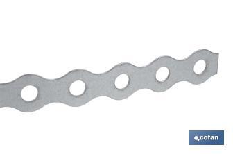 Rouleau de ruban perforé en acier galvanisé | Dimensions : 17 mm x 0,8 mm x 10 m - Cofan