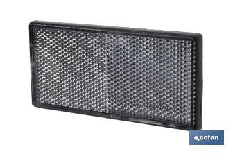 Catadióptrico rectangular con adhesivo para poner en vehículos | Medidas: 106 x 50 mm | Disponible en 3 colores - Cofan