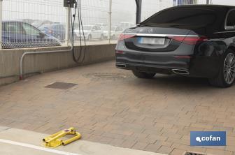 Bloqueo para parking con cerradura integrada | Barrera para plaza de aparcamiento en color amarillo - Cofan