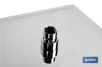 Cabezal de ducha cuadrado orientable | Diseño extrafino | Tecnología antical | Medidas: 24,5 x 24,5 cm | Disponible en acabado negro mate y en acero inoxidable - Cofan