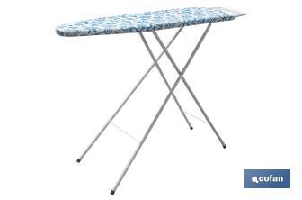 Tabla de planchar | 3 posiciones regulables | Compacta y ajustable | Patas antideslizantes | Medidas: 110 x 32 cm - Cofan