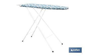 Tabla de planchar | 3 posiciones regulables | Compacta y ajustable | Patas antideslizantes | Medidas: 110 x 32 cm - Cofan