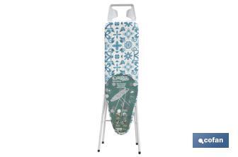 Tabla de planchar | 3 posiciones regulables | Compacta y ajustable | Patas antideslizantes | Medidas: 110 x 32 cm - Cofan