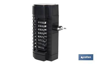 Lámpara LED antiinsectos con enchufe| Potencia: 3 W | Descarga Eléctrica: 1200 V | Área: 50 m² | Protégete contra los insectos - Cofan