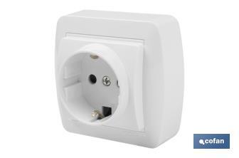 Base per presa elettrica bipolare da superficie | Modello Atlantis | Colore: bianco | 16 A - 250 V | L-N - Cofan