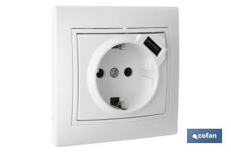 Presa bipolare | Modello Pacific | Monoblocco con otturatore | Una entrata USB - Cofan