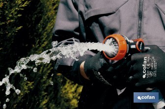 Spray gun with 7 spray patterns and thumb control design - Cofan